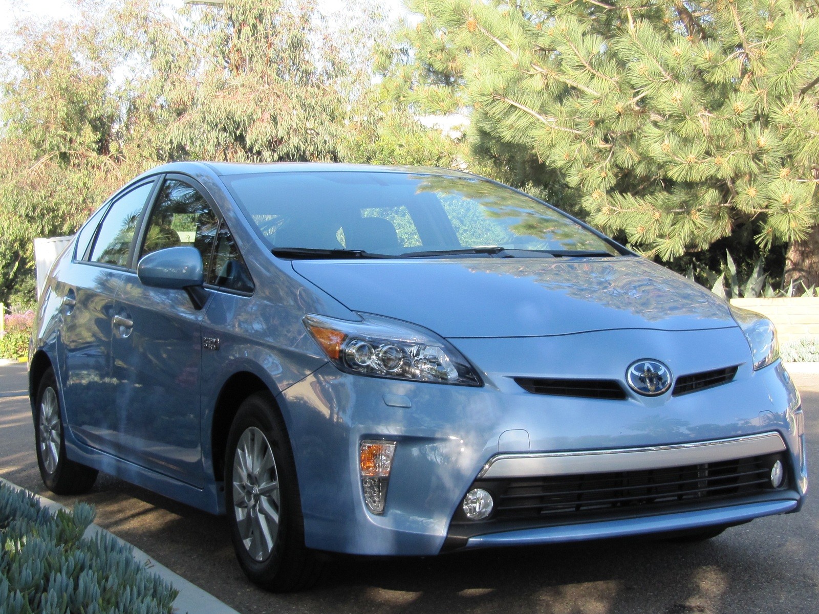 2012 TOYOTA PRIUS PLUG-IN